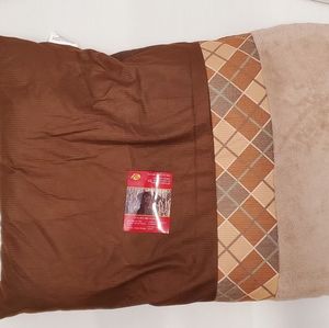 Bass Pro Shops Dog BedBrown